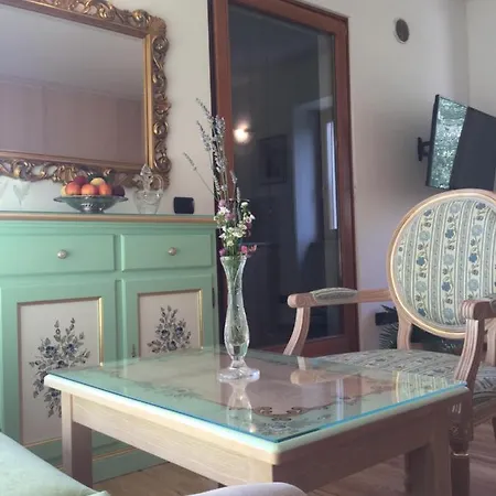 Domus Incanto Apartment *